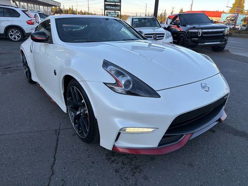 Used 2017 Nissan 370Z NISMO image 10