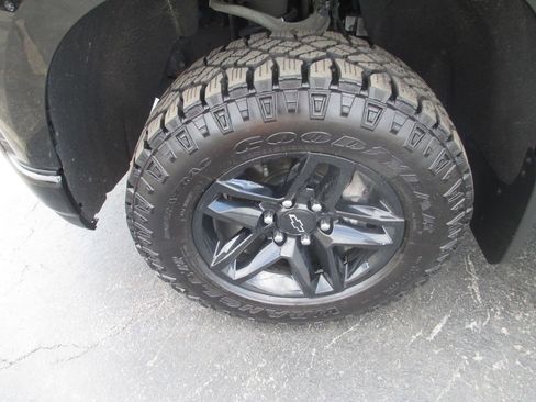 Used 2020 Chevrolet Silverado 1500 LT Trail Boss AWD/4WD image 16