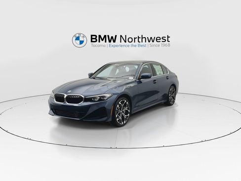 New 2026 BMW 330i xDrive Sedan w/ Convenience Package AWD/4WD image 9