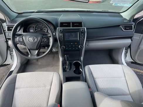 Used 2015 Toyota Camry LE image 17