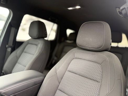 Used 2025 Chevrolet Equinox LT w/ Safety and Technology Package image 14