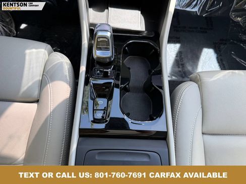 Used 2026 Volvo XC40 B5 Plus AWD/4WD image 19