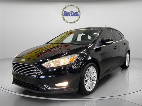 Used 2017 Ford Focus Titanium w/ Titanium Technology Package FWD image 1