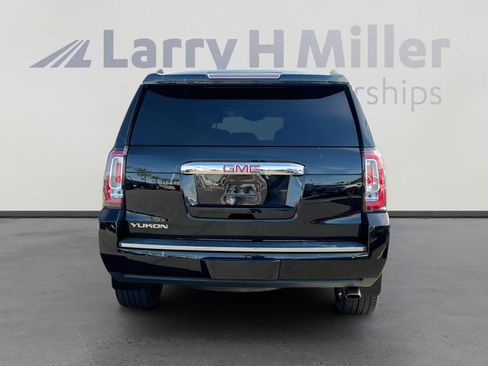 Used 2016 GMC Yukon Denali image 4