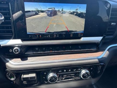 New 2026 GMC Sierra 2500 SLT w/ SLT Premium Package AWD/4WD image 32