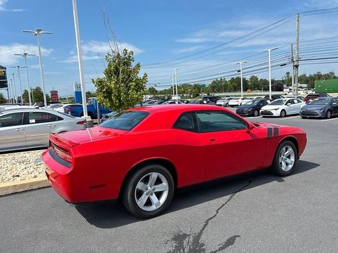 Used 2010 Dodge Challenger R/T RWD image 7