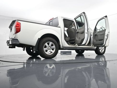 Used 2016 Nissan Frontier SV w/ SV Value Truck Package AWD/4WD image 40