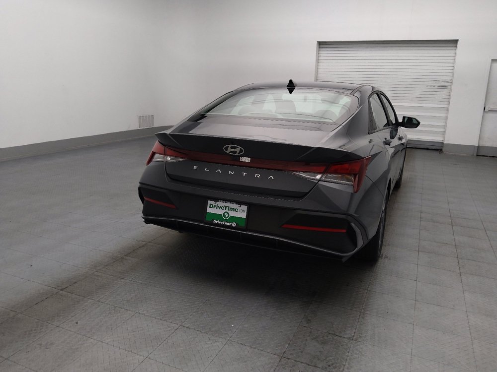 Used 2024 Hyundai Elantra SEL FWD image 7