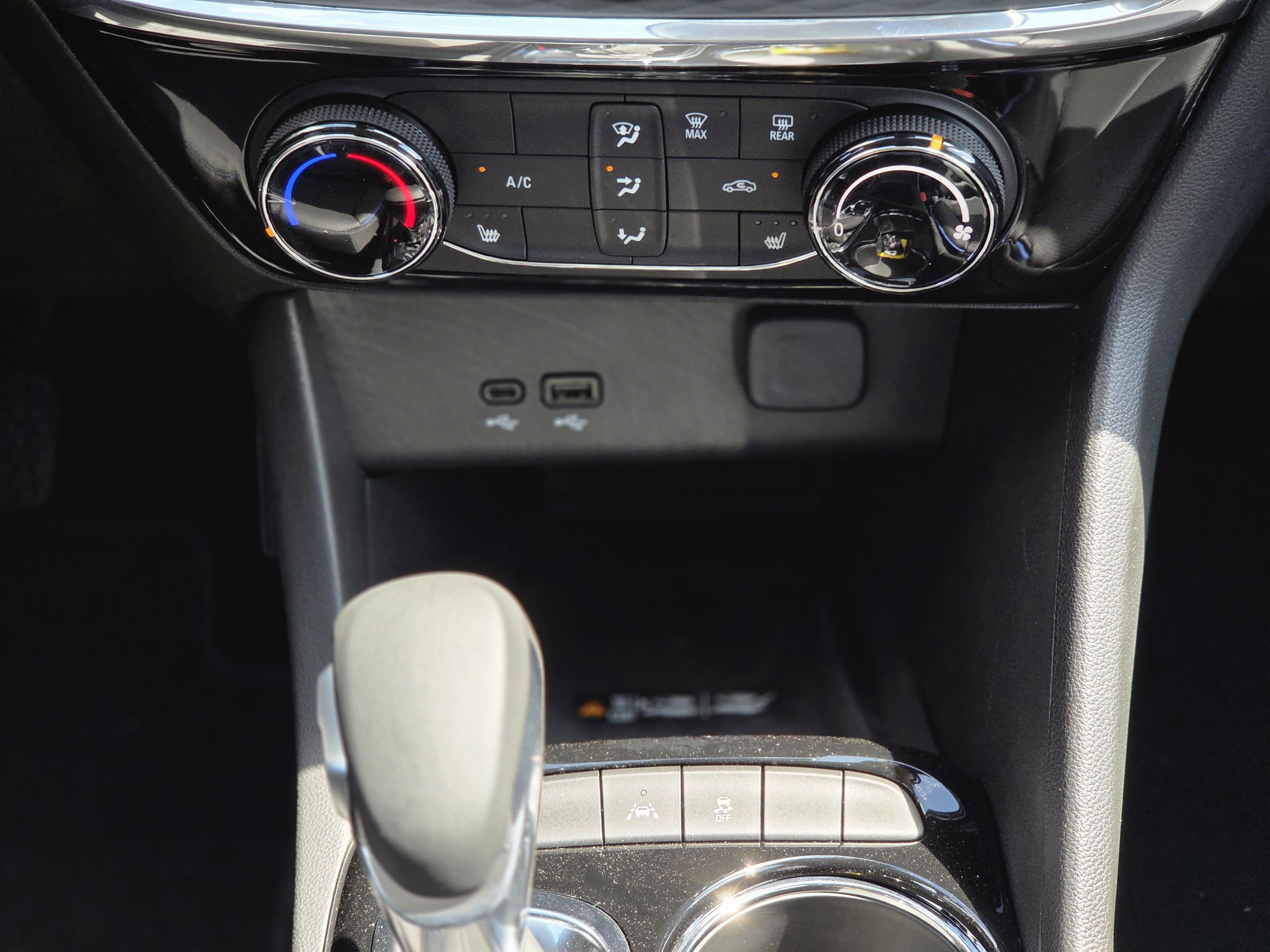 New 2026 Buick Encore GX Sport Touring w/ Advanced Technology Package FWD image 11