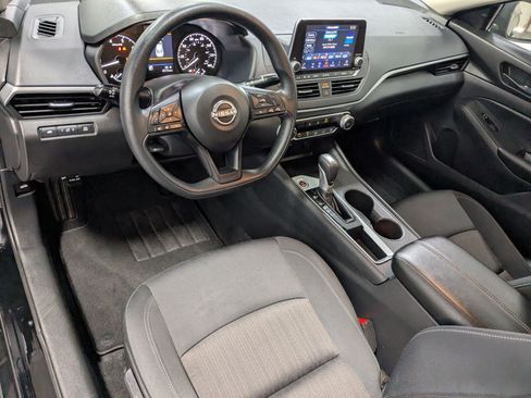 Used 2025 Nissan Altima 2.5 S FWD image 12