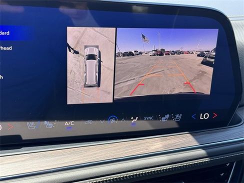 New 2025 Chevrolet Suburban Premier image 12