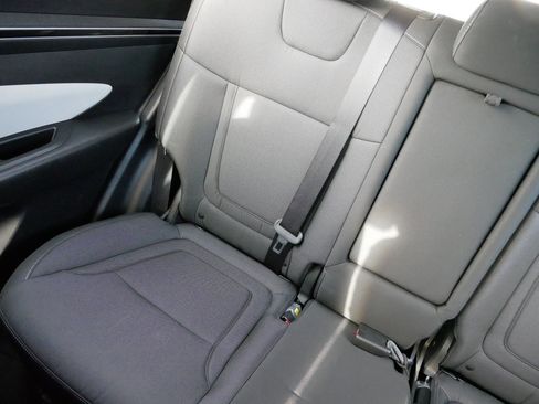 Used 2022 Hyundai Tucson SE image 12