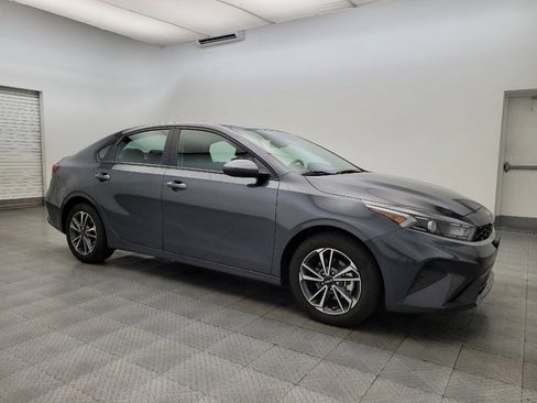 Used 2023 Kia Forte LXS image 11