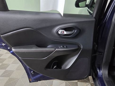 Used 2015 Jeep Cherokee Limited image 30