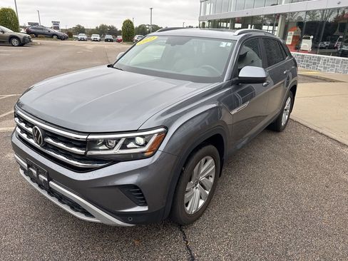 Used 2022 Volkswagen Atlas Cross Sport SE w/ Panoramic Sunroof Package image 5