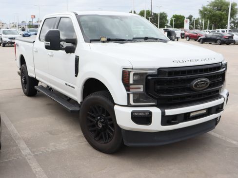 Used 2020 Ford F250 Lariat image 2