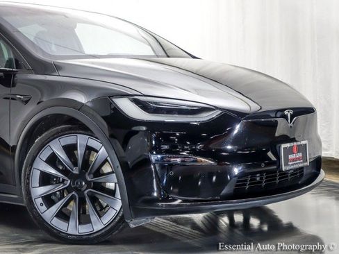 Used 2022 Tesla Model X Plaid image 3