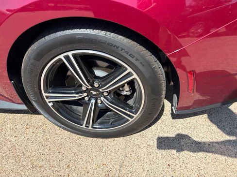 Used 2025 Ford Mustang Coupe RWD image 9