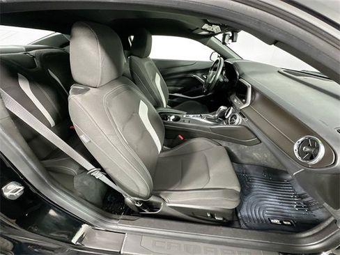 Used 2023 Chevrolet Camaro LT w/ Technology Package image 27