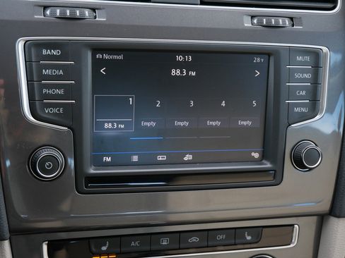 Used 2017 Volkswagen Golf Alltrack SE image 22