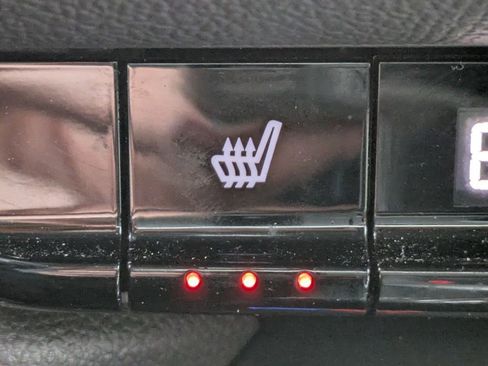 Used 2025 Chevrolet Blazer LT image 23