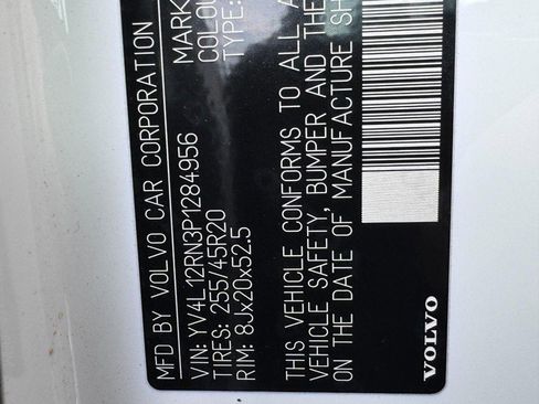 Certified 2023 Volvo XC60 B5 Plus w/ Climate Package image 27