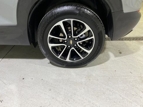 Used 2024 Chevrolet TrailBlazer LT w/ LT Cold Weather Package image 13