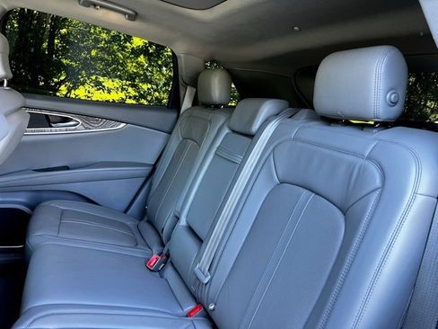 Used 2019 Lincoln Nautilus Reserve image 23