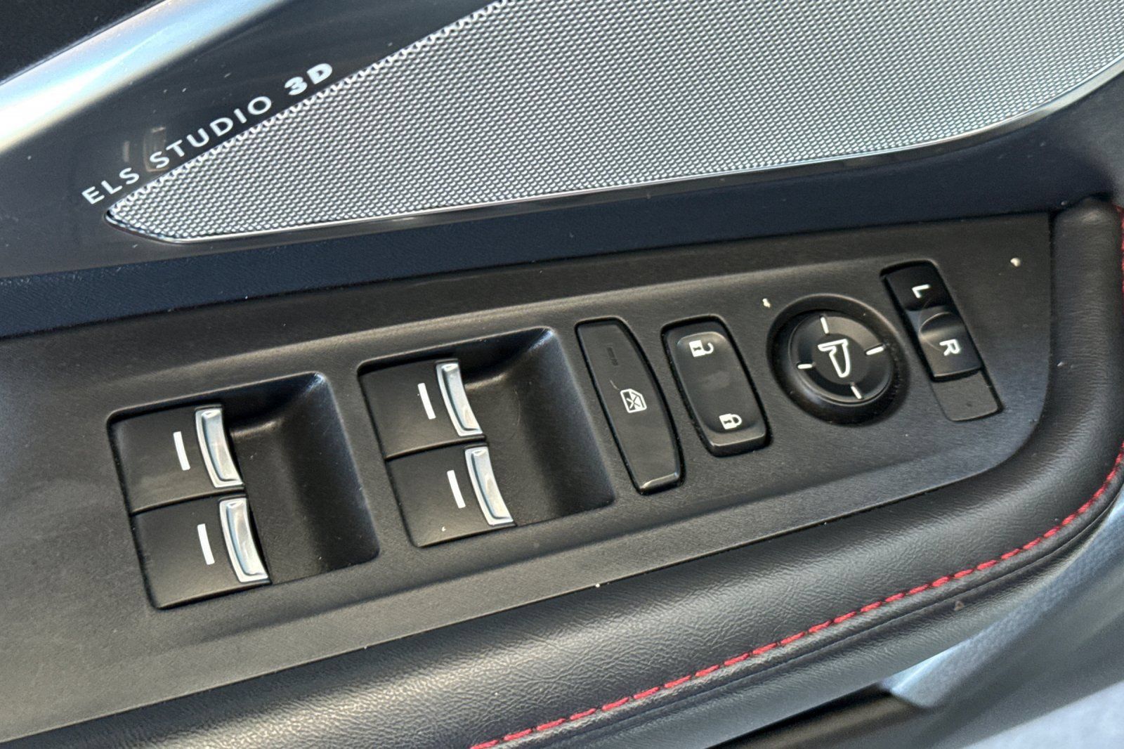 Used 2019 Acura RDX w/ Advance Package FWD image 18