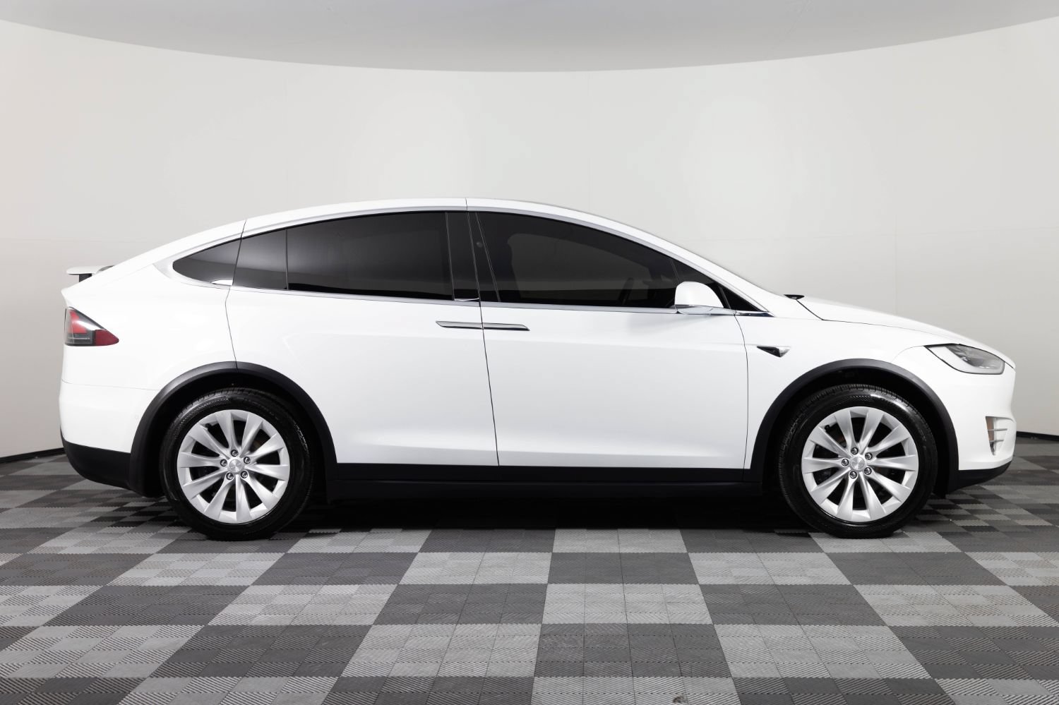 Used 2021 Tesla Model X Long Range AWD/4WD image 9