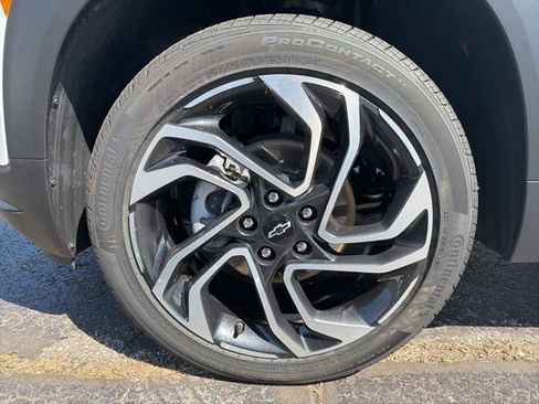 Used 2025 Chevrolet TrailBlazer RS AWD/4WD image 9