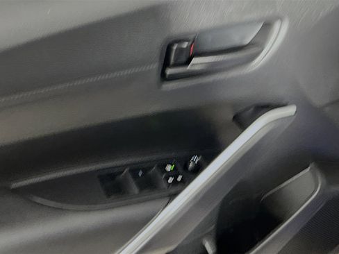 Used 2023 Toyota Corolla Cross SE image 17