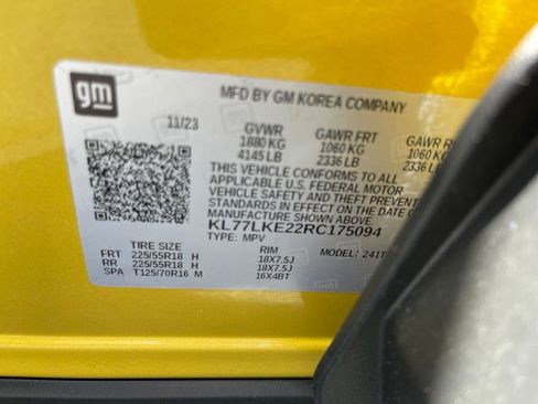 Used 2024 Chevrolet Trax ACTIV w/ Sunroof Package FWD image 31