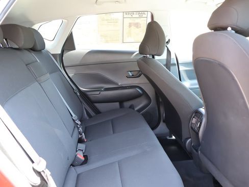 Used 2025 Hyundai Kona SEL FWD image 11