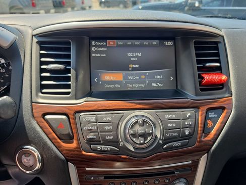 Used 2020 Nissan Pathfinder Platinum AWD/4WD image 20
