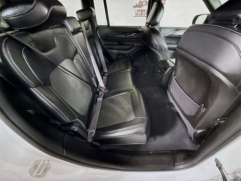 Used 2023 Jeep Grand Cherokee Altitude image 29