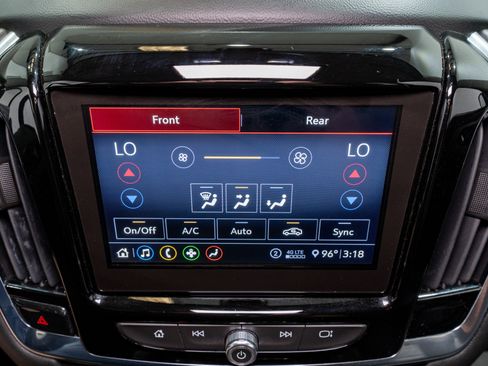 Used 2021 Chevrolet Traverse LT AWD/4WD image 19