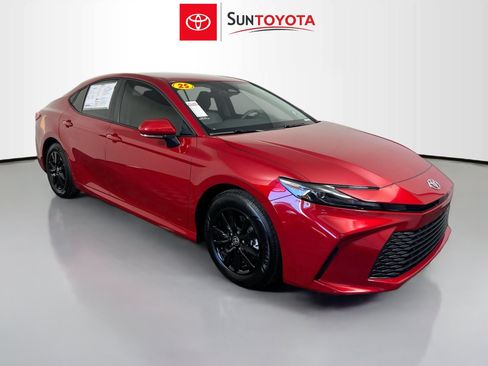 Used 2025 Toyota Camry LE FWD image 1