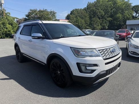Used 2016 Ford Explorer Platinum AWD/4WD image 3