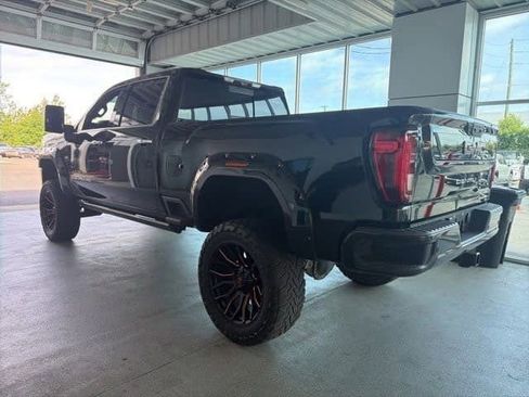 Used 2021 GMC Sierra 2500 Denali w/ Denali Black Diamond Edition AWD/4WD image 11