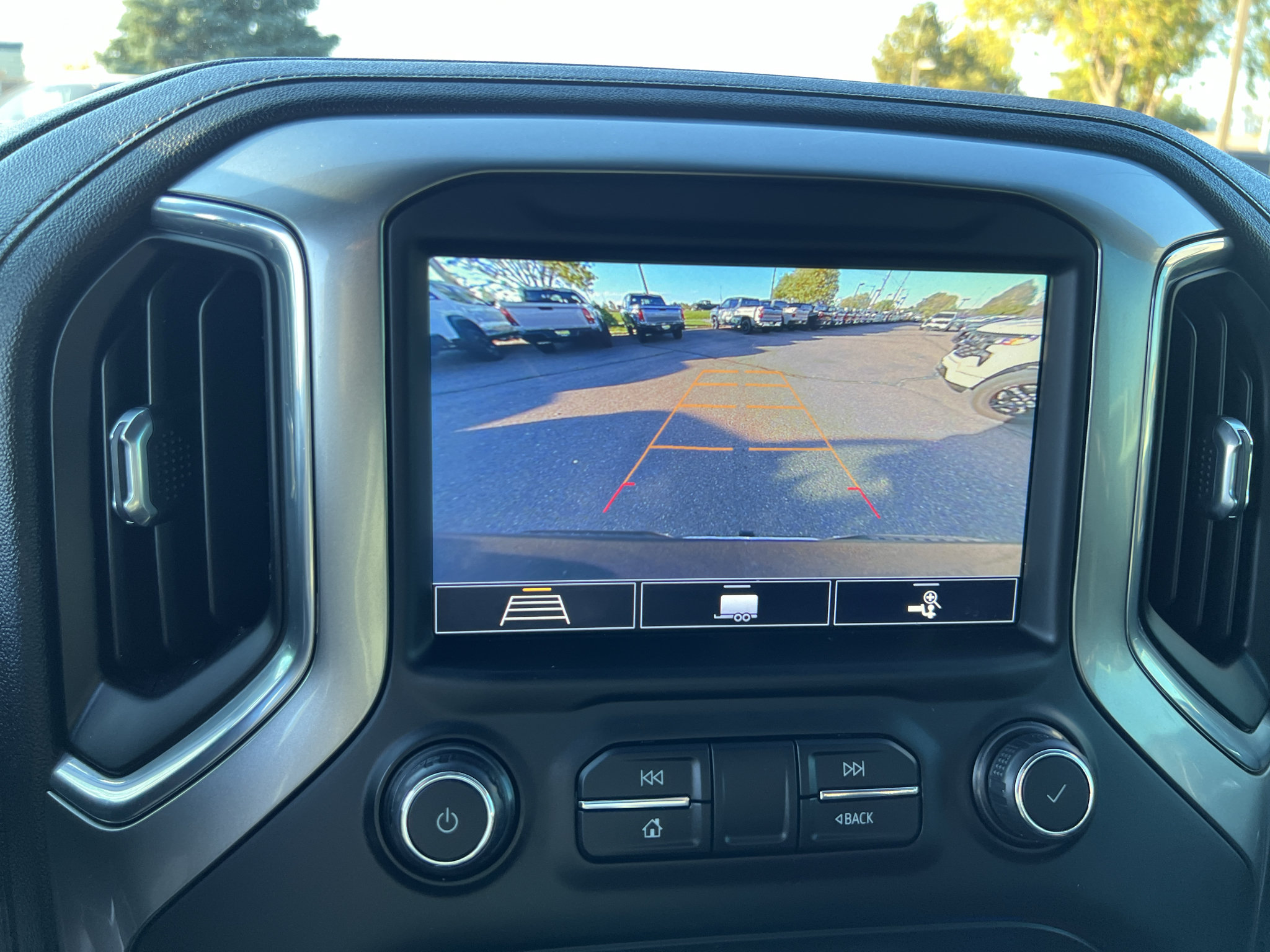 Used 2020 Chevrolet Silverado 1500 LTZ w/ LTZ Plus Package AWD/4WD image 28