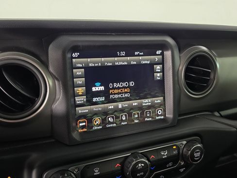 Used 2023 Jeep Gladiator Sport AWD/4WD image 26