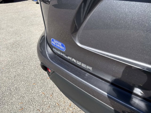 Used 2023 Toyota Highlander LE FWD image 8