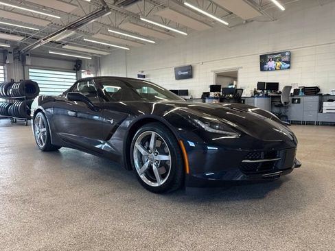 Used 2015 Chevrolet Corvette Stingray Convertible w/ 2LT Preferred Equipment Group RWD image 3