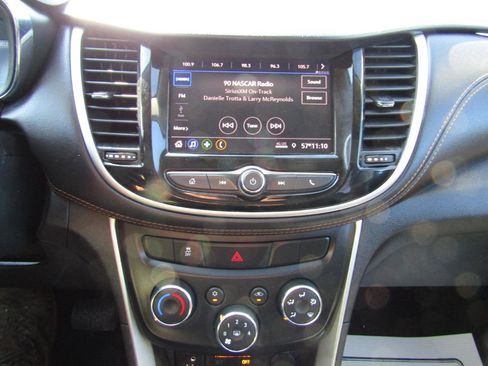 Used 2021 Chevrolet Trax LT image 12