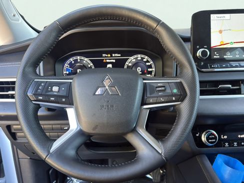 Used 2023 Mitsubishi Outlander SE FWD image 15