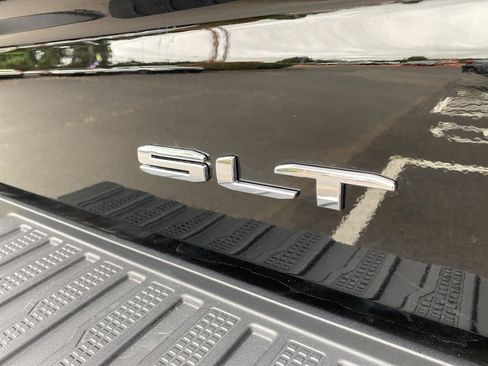 Used 2023 GMC Sierra 1500 SLT image 33