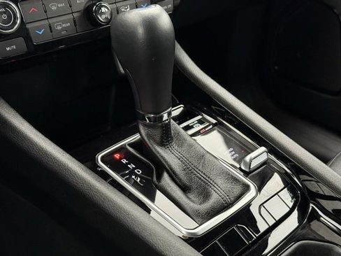 Certified 2023 Jeep Compass Limited image 29