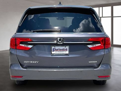 Certified 2024 Honda Odyssey Touring image 5