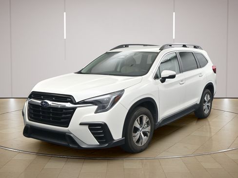 Used 2023 Subaru Ascent Premium w/ Convenience Package AWD/4WD image 3